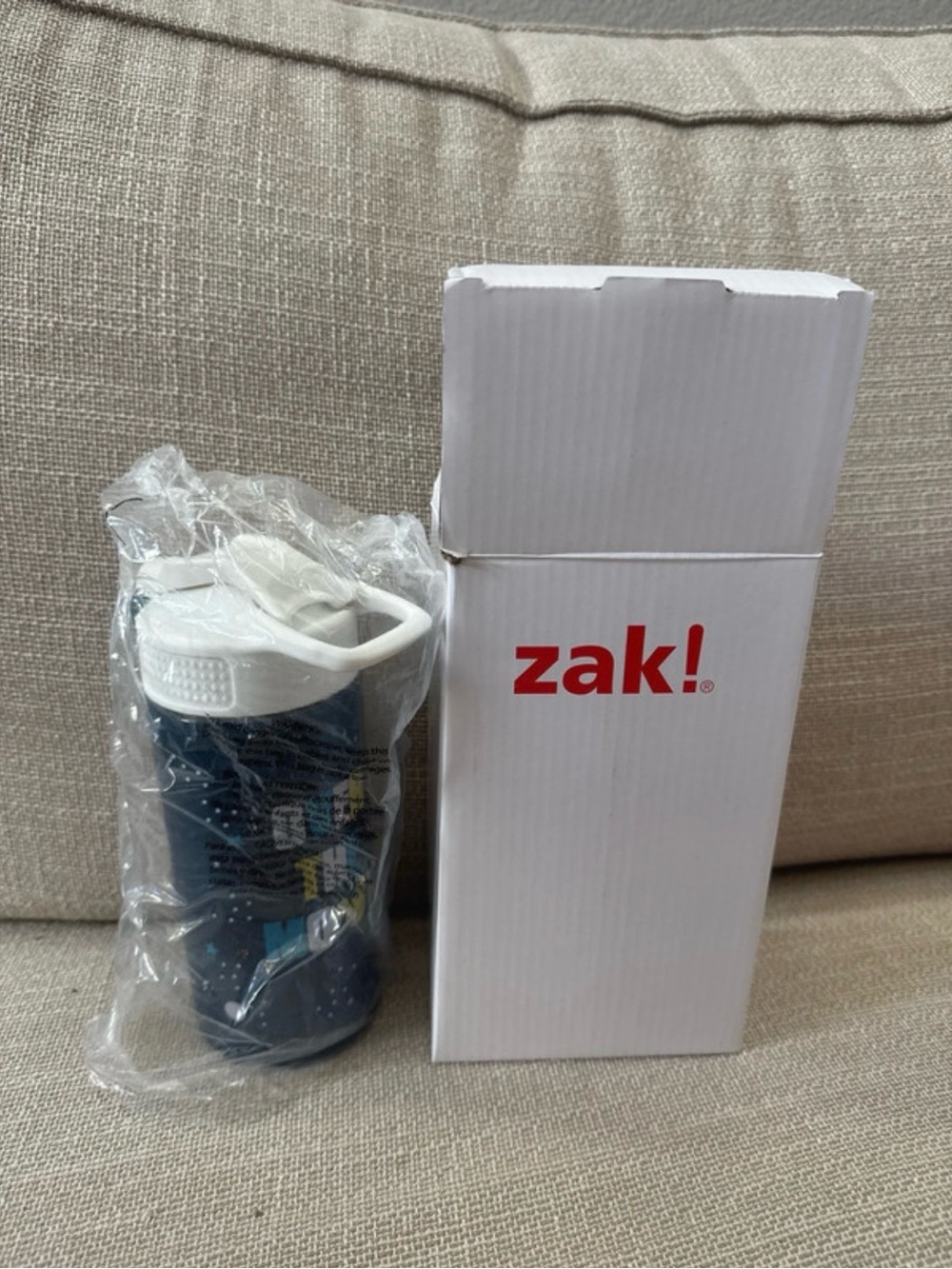 Zak! Insulated Drink Bottle in Navy with White Lid